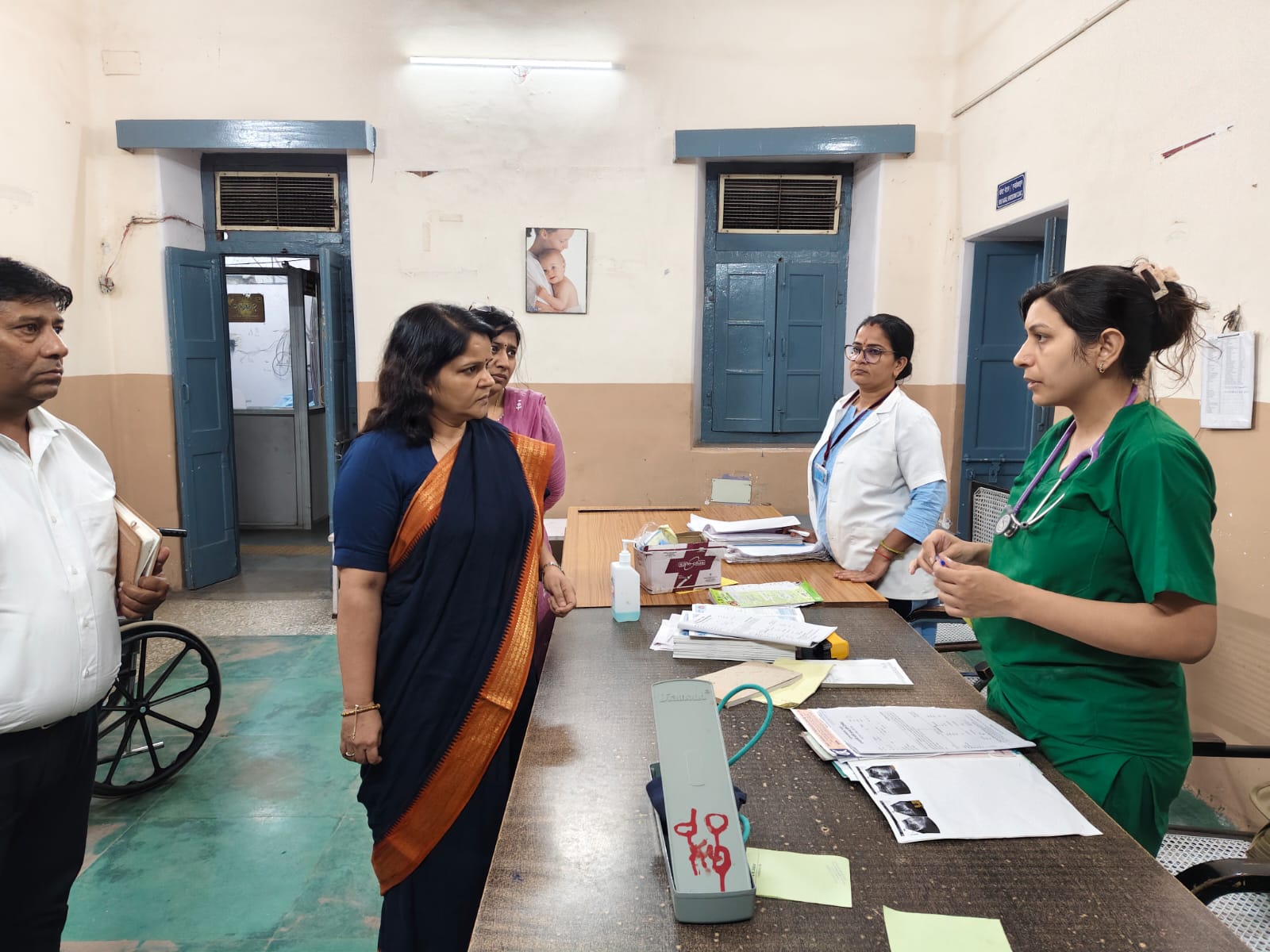 Gayatri Rathore conducted surprise inspection late night